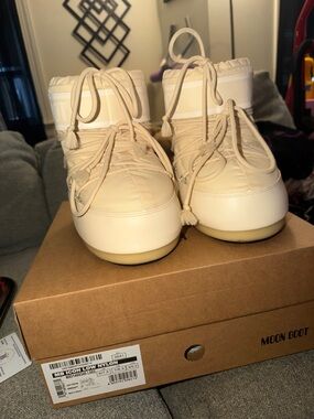 Moon Boot Cream Low Nylon Lace-Up Winter Boots